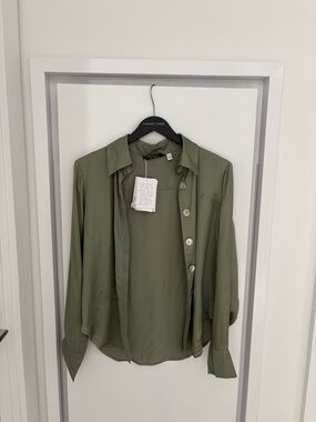 & Other Stories Olive Green Button-Front Silk Shirt with Pearl Buttons